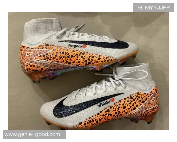 穿无鞋带足球鞋的球星们展现独特个性与非凡技术的完美结合 穿无鞋带足球鞋的球星们展现独特个性与非凡技术的完美结合